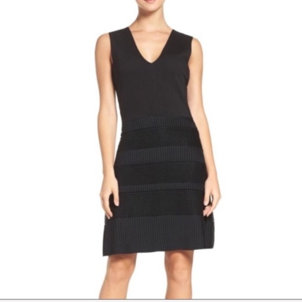 NWT French Connection Black V-Neck Pleated Lace Sleeveless Dress Size 8